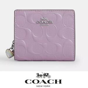 ❤️Coach Snap Wallet In Signature Leather With Heart Charm